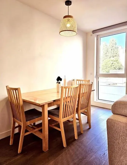 Chic Appartement En Plein 파리